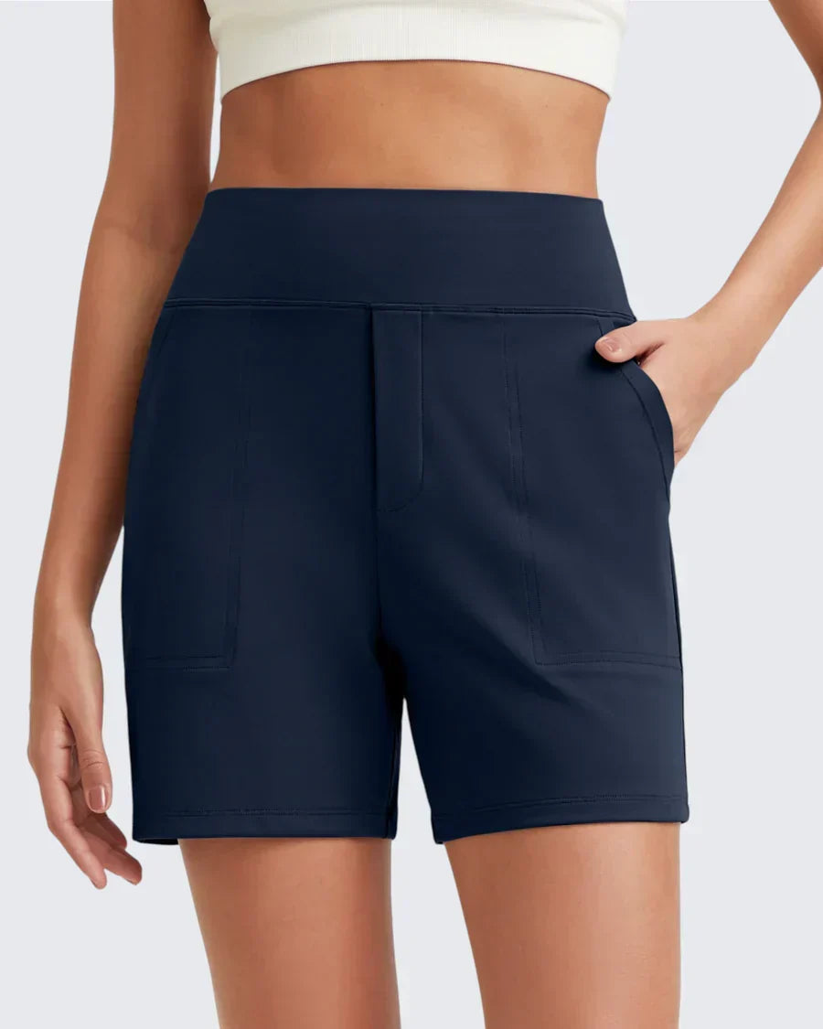 Profitez de l'été avec ce short femme taille haute, poches profondes et confort exceptionnel.