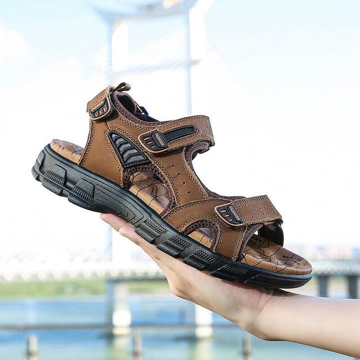 Profitez de l'été avec ces sandales homme Hudson à velcro, conçues pour la marche et un confort orthopédique durable.