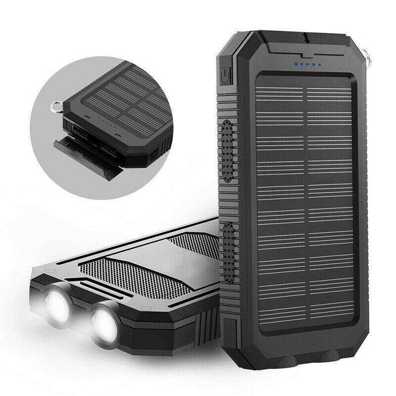 Vue latérale du chargeur solaire étanche, mettant en avant sa robustesse. Lampe LED, double USB, ultra-capacité.