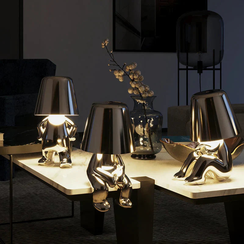 Lampe de table LumoPals au style unique, dimmable et sans fil, idéale pour une décoration intérieure.