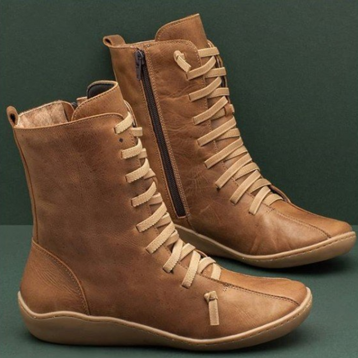 Chaussures femme mode: bottes artisanales confortables. Disponibles en rouge, noir, marron, gris, vert pour l'hiver.