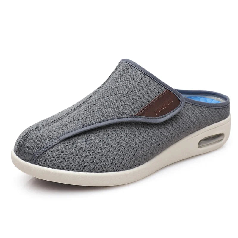 Paire de sabots orthopédiques mixtes, offrant un confort inégalé et un excellent soutien pour la marche.