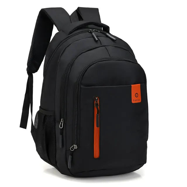 Sac à dos de voyage imperméable et polyvalent 20-35L, parfait pour la randonnée, le cyclisme et le quotidien.