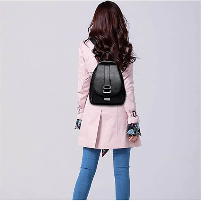 Sac à dos femme polyvalent, noir, marron, rouge ou bleu, accessoire essentiel pour chaque occasion.