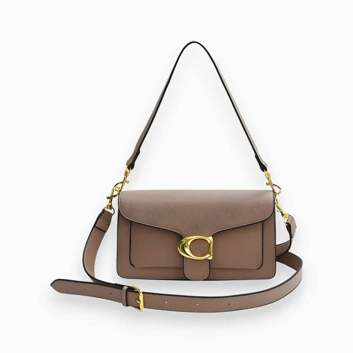 Accessoire de mode essentiel, ce sac à main offre une organisation élégante et une grande contenance pour femme.