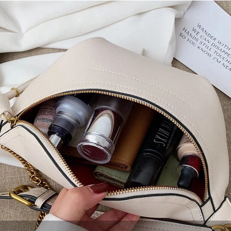 Sac banane tendance en cuir PU pour femme, accessoire mode chic et indispensable.