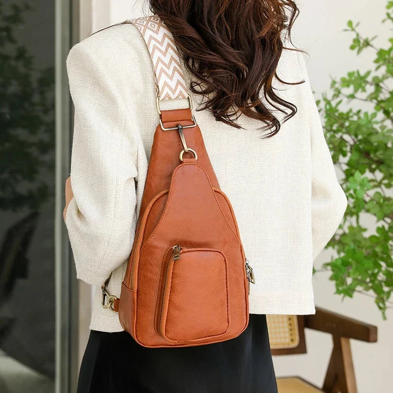 Sac banane chic en cuir PU, parfait pour femme, allie tendance, style urbain et fonctionnalité.