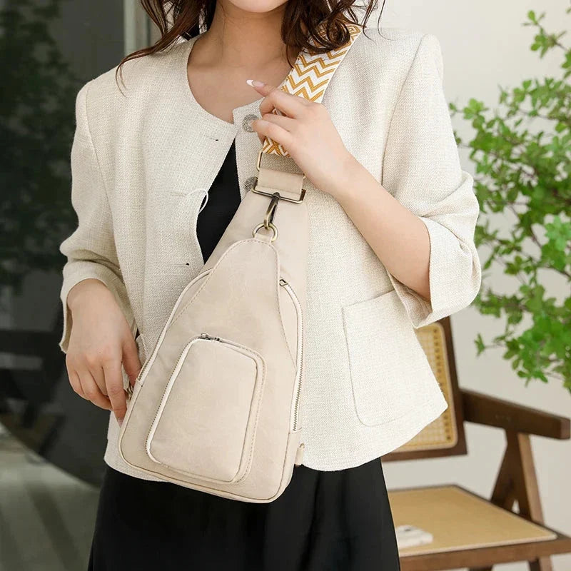 Sac banane femme en cuir PU camel, un accessoire de mode urbain et sophistiqué pour l'élégance.