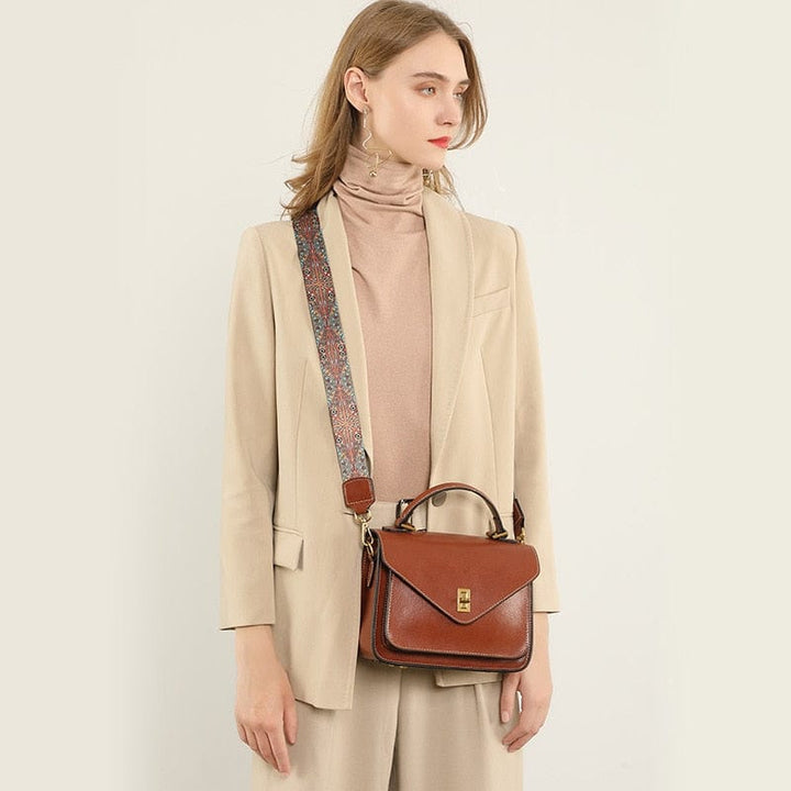 Sac en cuir Adele pour femme, bandoulière, élégant et pratique pour une organisation parfaite.
