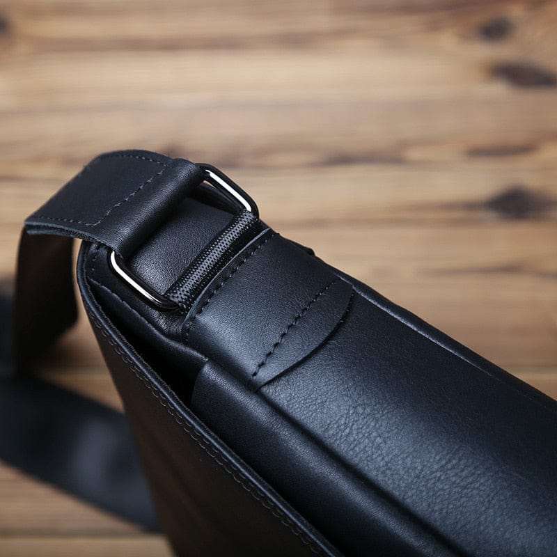 Sac bandoulière homme élégant en cuir véritable, un accessoire intemporel et chic pour chaque occasion.