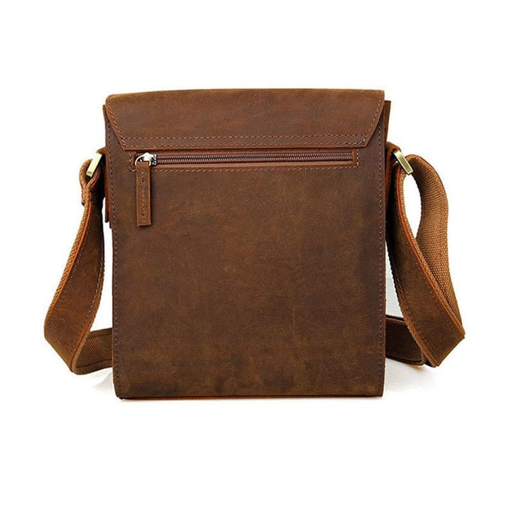 Sac bandoulière cuir crazy horse couleur café, élégant et robuste pour homme actif.