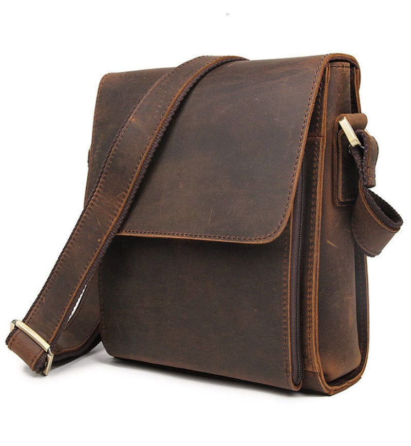 Sac bandoulière homme classique en cuir véritable marron, style vintage élégant pour le quotidien.