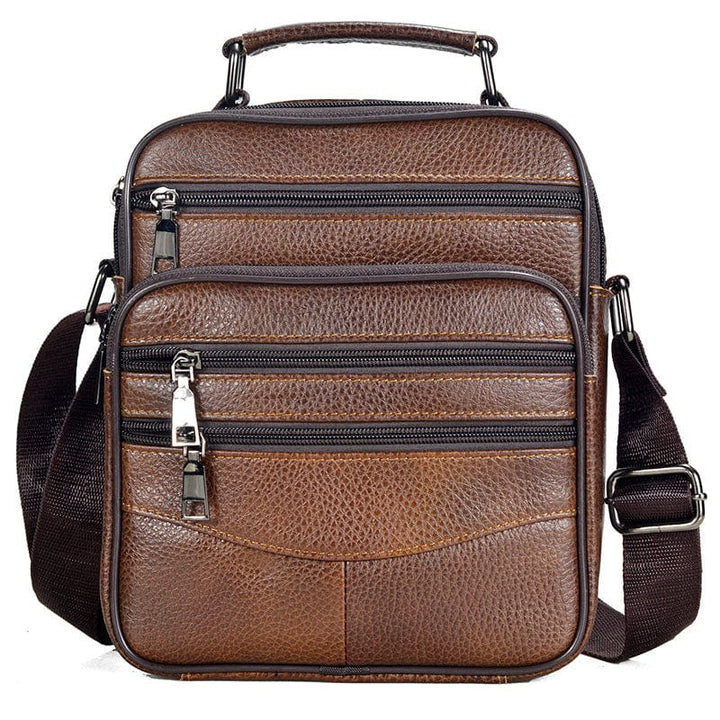 Sacoche homme élégante en cuir, dotée de multiples poches intérieures et extérieures pour organisation.