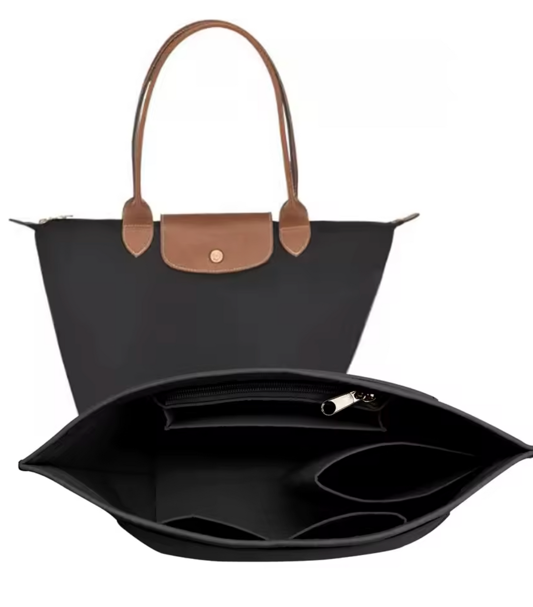 Sac cabas élégant et pliable pour femme, design moderne, idéal pour toute occasion, du shopping au voyage.
