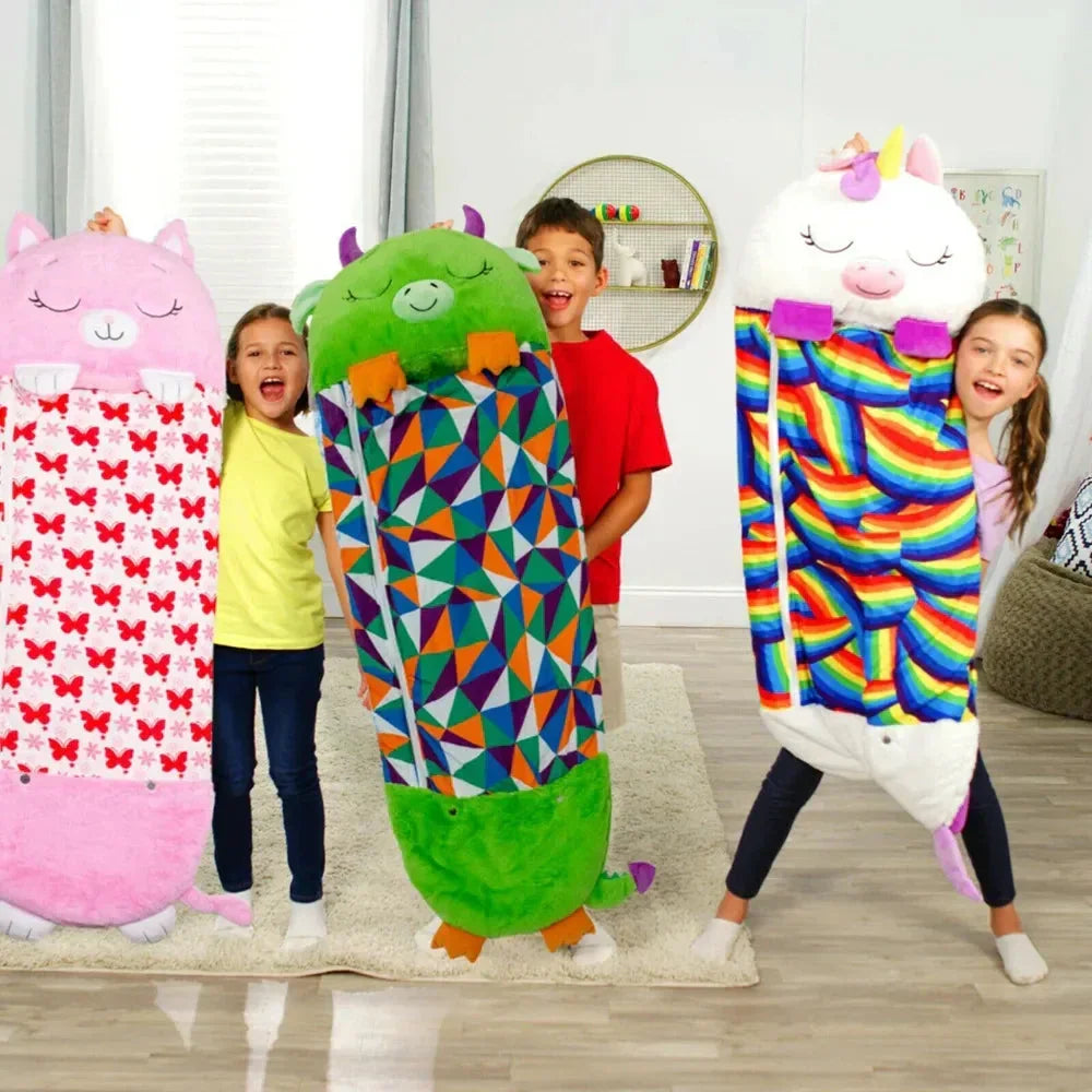 Sac de couchage peluche 2-en-1 pour enfant, pour un sommeil et des siestes douillettes, facile à ranger.