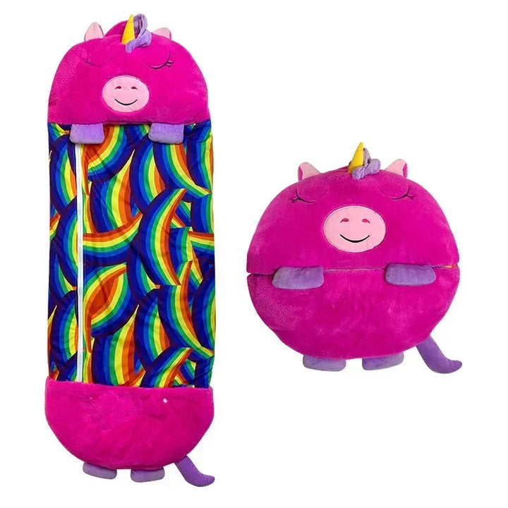 Sac de couchage ludique en forme de peluche pour enfant, parfait pour la sieste et les jeux douillets.