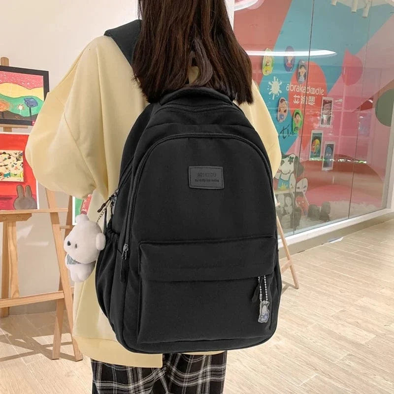 Intérieur du sac à dos Alma, avec compartiment rembourré pour ordinateur 16 pouces.