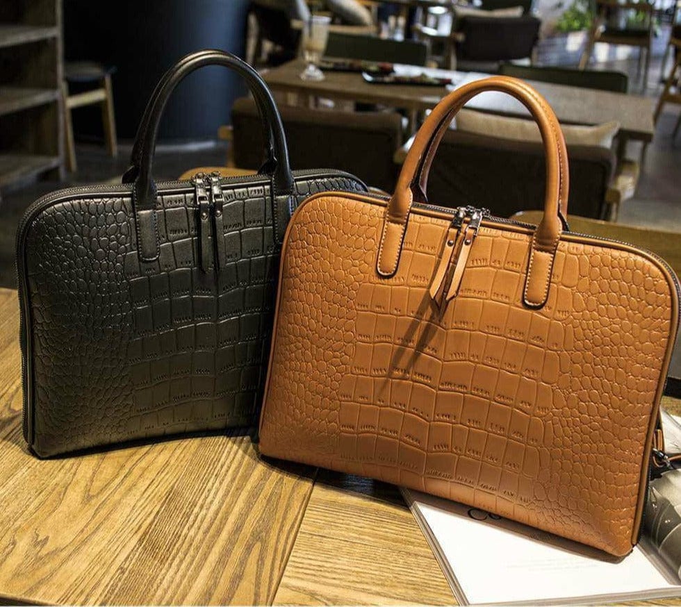 Sac de travail femme chic en cuir PU pour ordinateur, parfait pour le bureau ou réunions professionnelles.