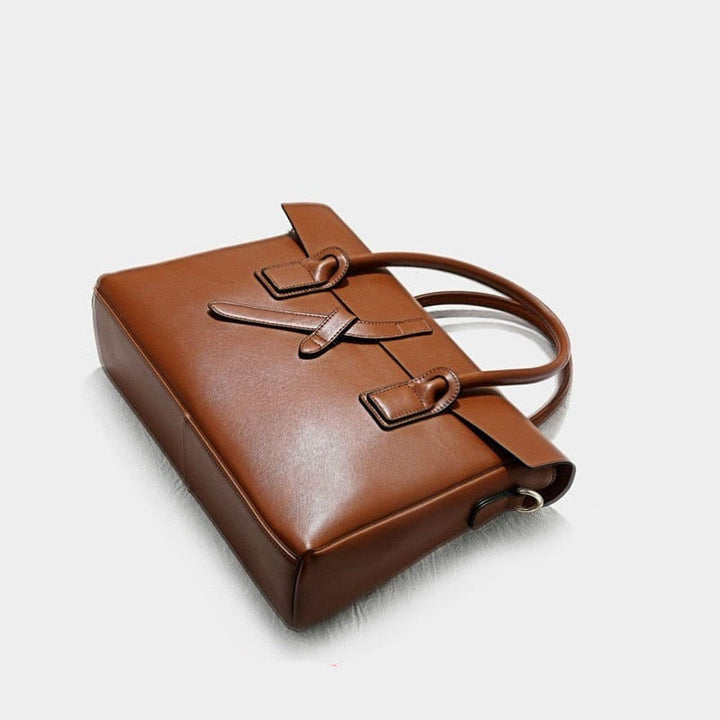 Sac ordinateur cuir femme marron, modèle Roxane, élégant et pratique pour le travail au bureau.