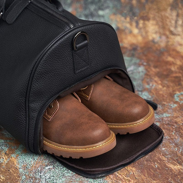 Sac de voyage homme en cuir véritable, marron, pratique et stylé, format cabine, idéal week-end.