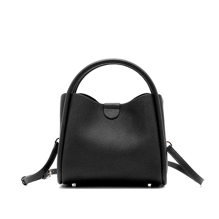 Sac épaule femme camel, en similicuir, élégant et pratique pour transporter les essentiels.