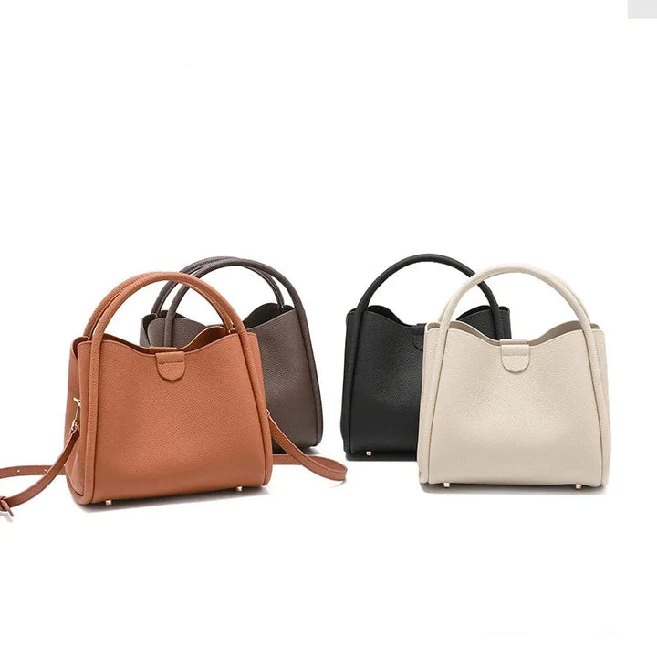 Sac bandoulière femme en similicuir couleur café, parfait pour un look élégant et décontracté.