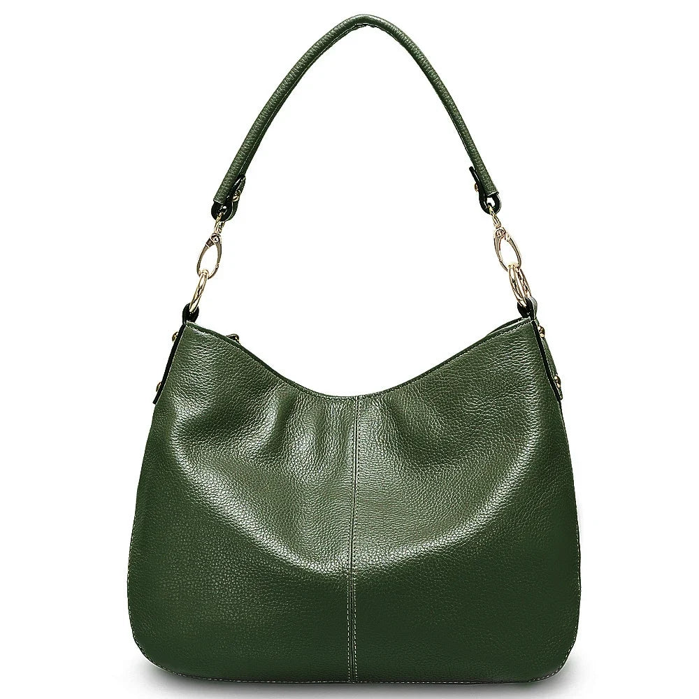 Sac quotidien femmes en cuir souple. Un accessoire mode polyvalent, chic et moderne pour toutes les occasions.