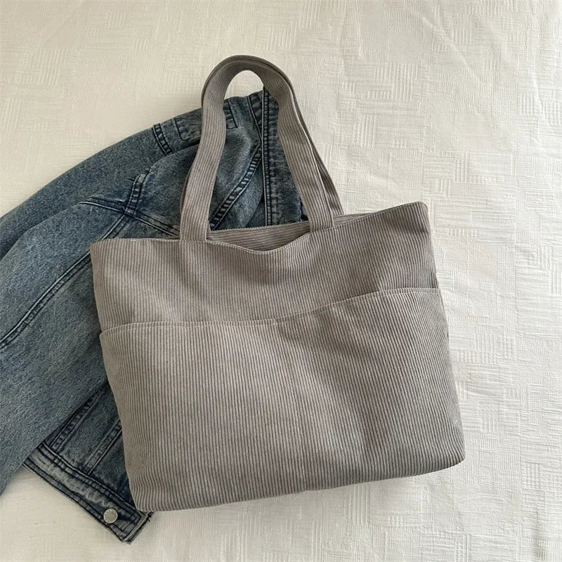 Sac bandoulière cabas en velours côtelé, doux, élégant, un accessoire original pour femme.