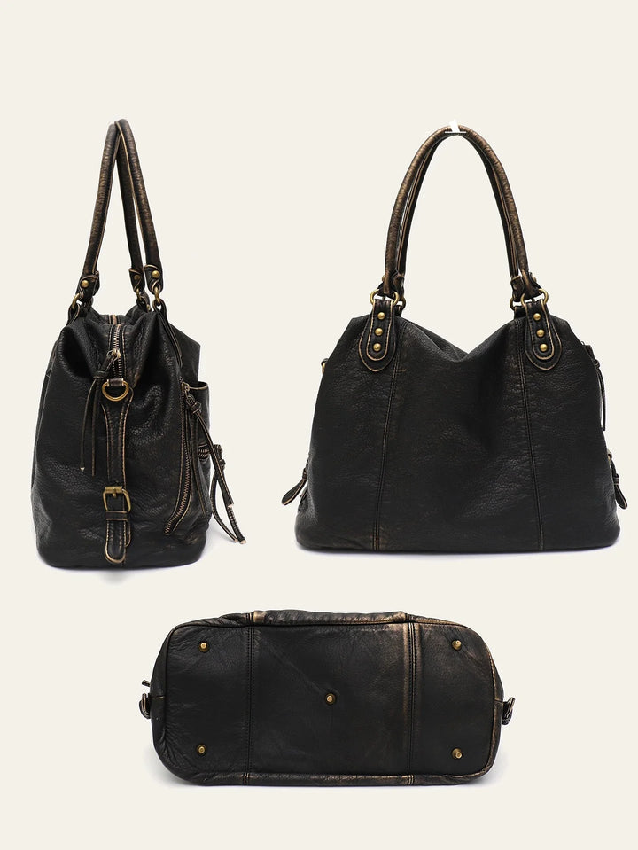 Détail du sac de cours en similicuir de qualité, coutures soignées, idéal pour transporter vos essentiels avec style.