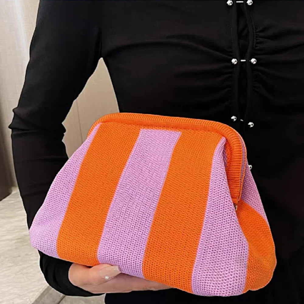 Pochette d'été colorée en tissu, accessoire de mode pratique et légère pour femme.