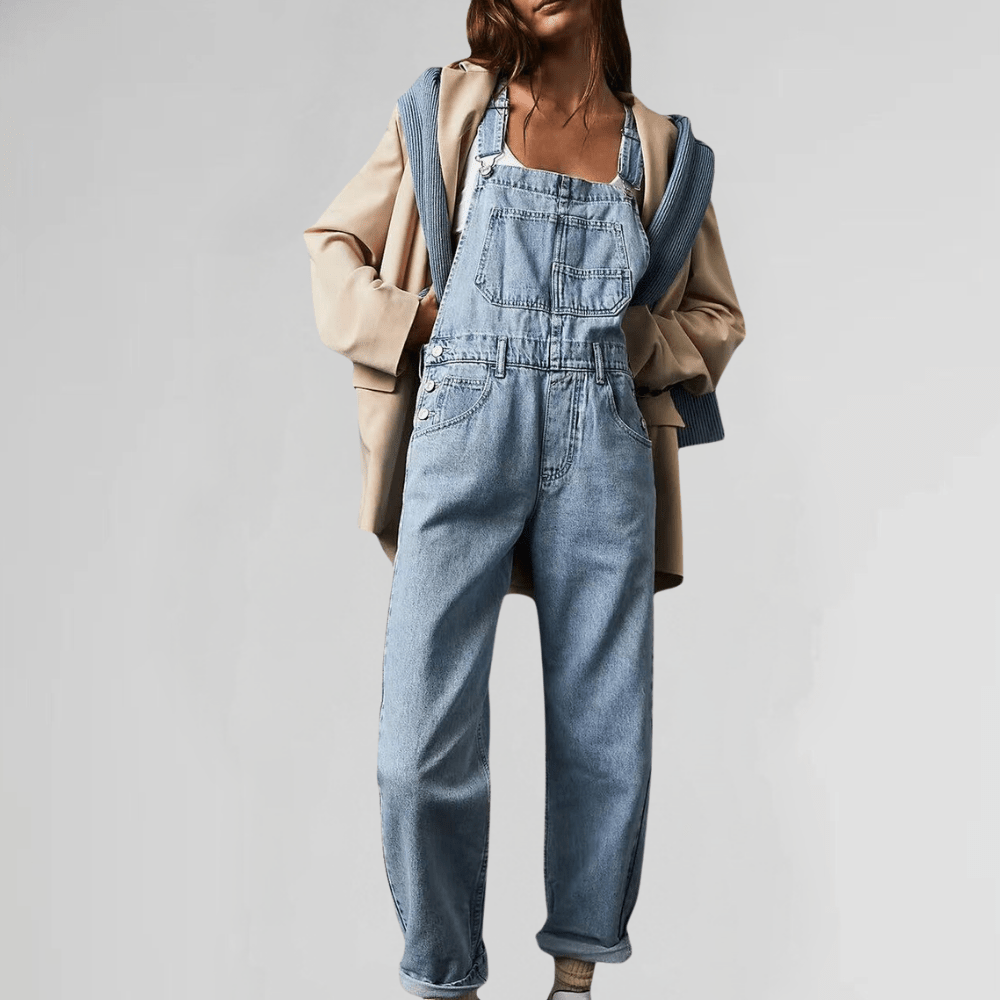 Salopette femme décontractée, confort absolu. Jumpsuit croisée, idéale pour une tenue mode urbaine et polyvalente.