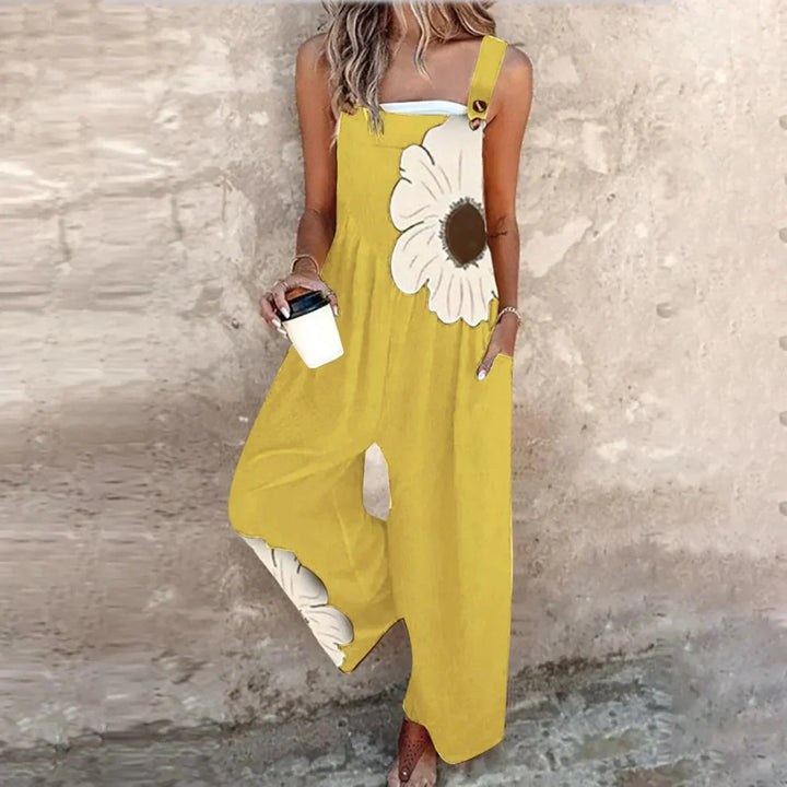 Vue complète d'une salopette imprimée femme, à bretelles réglables, pour un style mode et détendu.