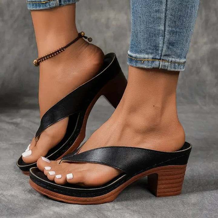 Chaussures décontractées femme, sandales d'été à bride large et semelle amortissante pour un confort maximal.