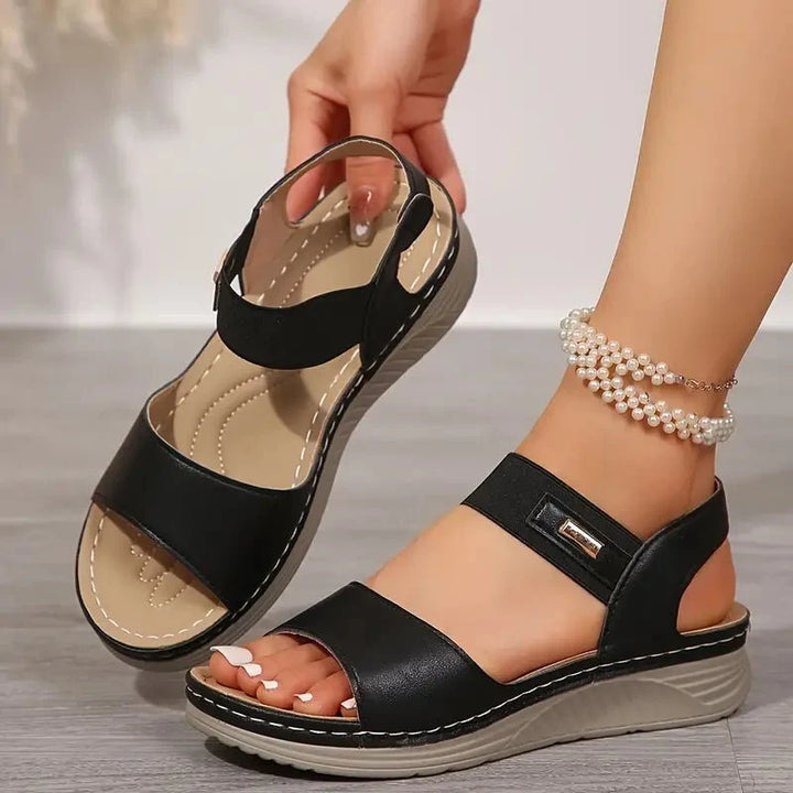 Sandales d'été pour femmes, design chic avec semelle ergonomique pour un confort optimal au quotidien.