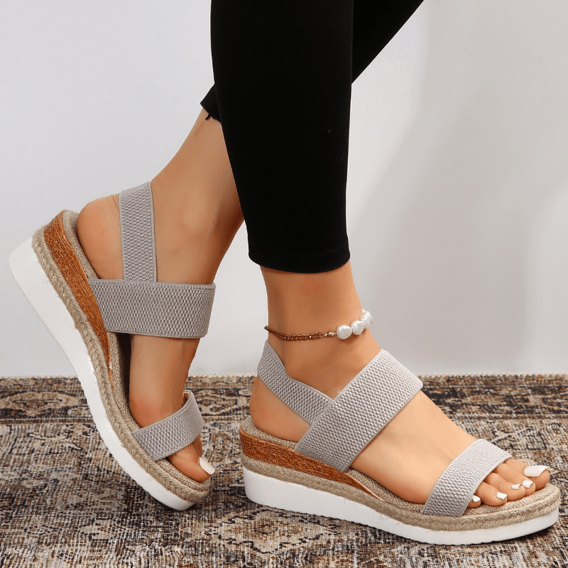 Sandales orthopédiques femme à plateforme, bout ouvert, confortables pour l'été, style moderne et soutien des pieds.