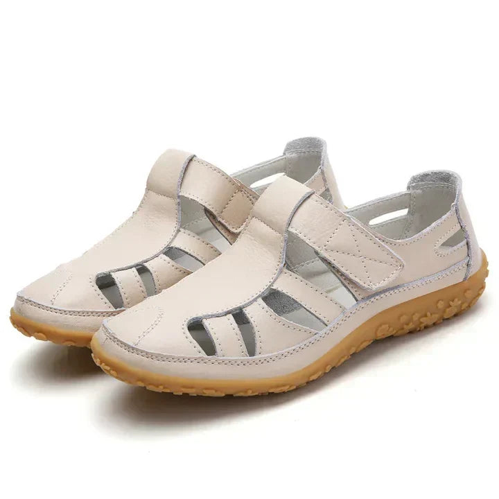 Sandales orthopédiques ajourées pour femmes, idéales confort quotidien, soutien ergonomique.