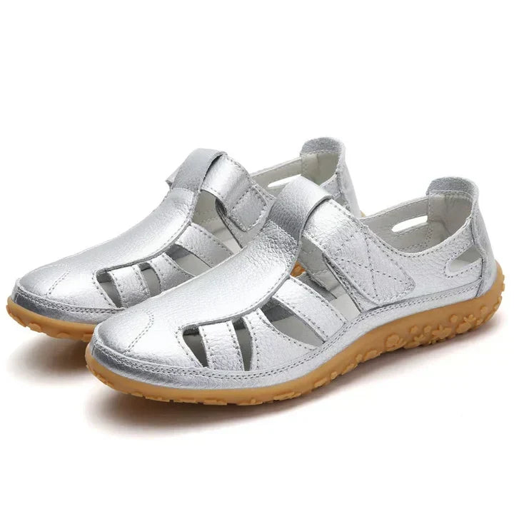 Chaussures femmes orthopédiques, sandales ajourées tendance, offrant confort et maintien au quotidien.