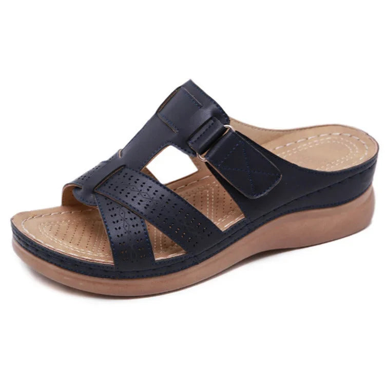 Sandales orthopédiques confortables pour femmes, idéales pour l'été et la marche, offrant un soutien plantaire optimal.