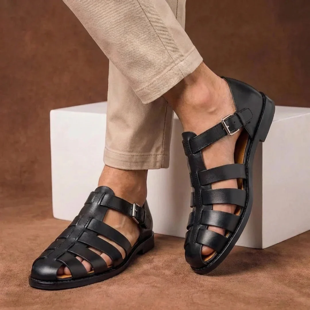 Chaussures d'été homme bleues, sandales élégantes avec lanières ajustables et boucle. Parfaites pour un look décontracté.