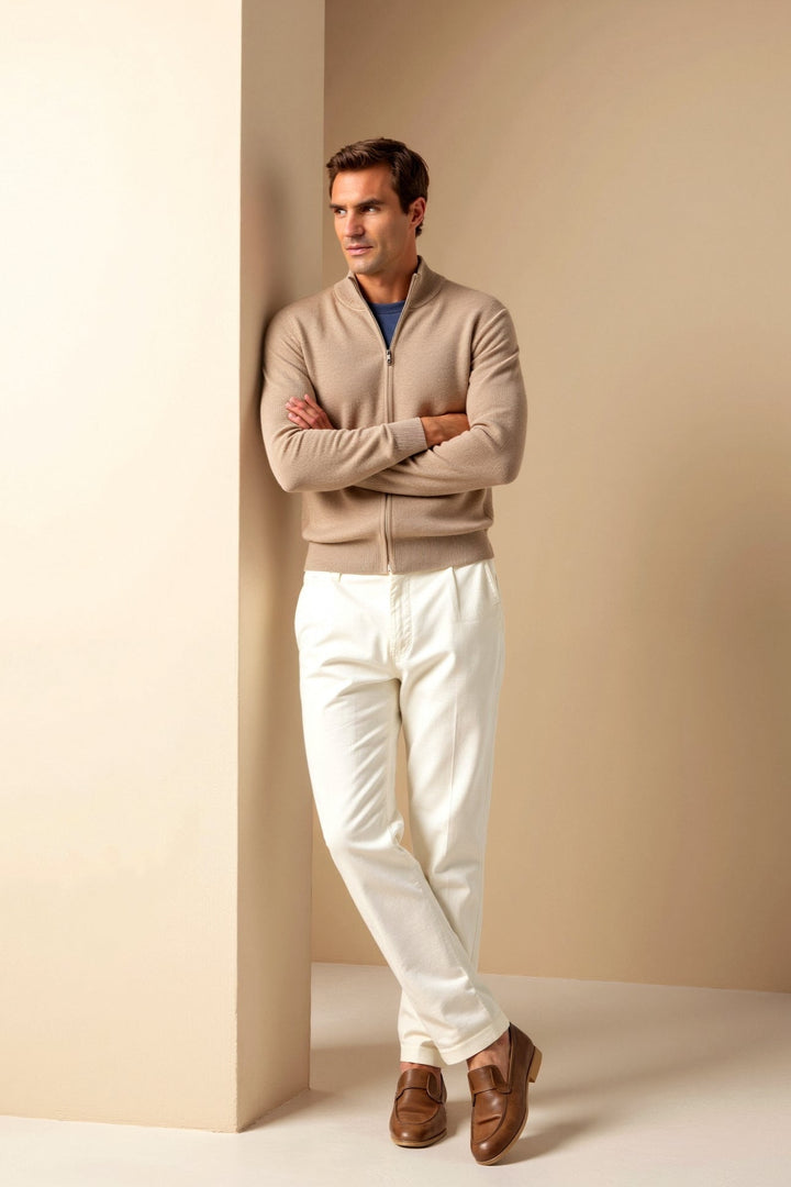 Cardigan homme zippé moderne en maille fine, veste légère élégante et confortable pour un look chic.