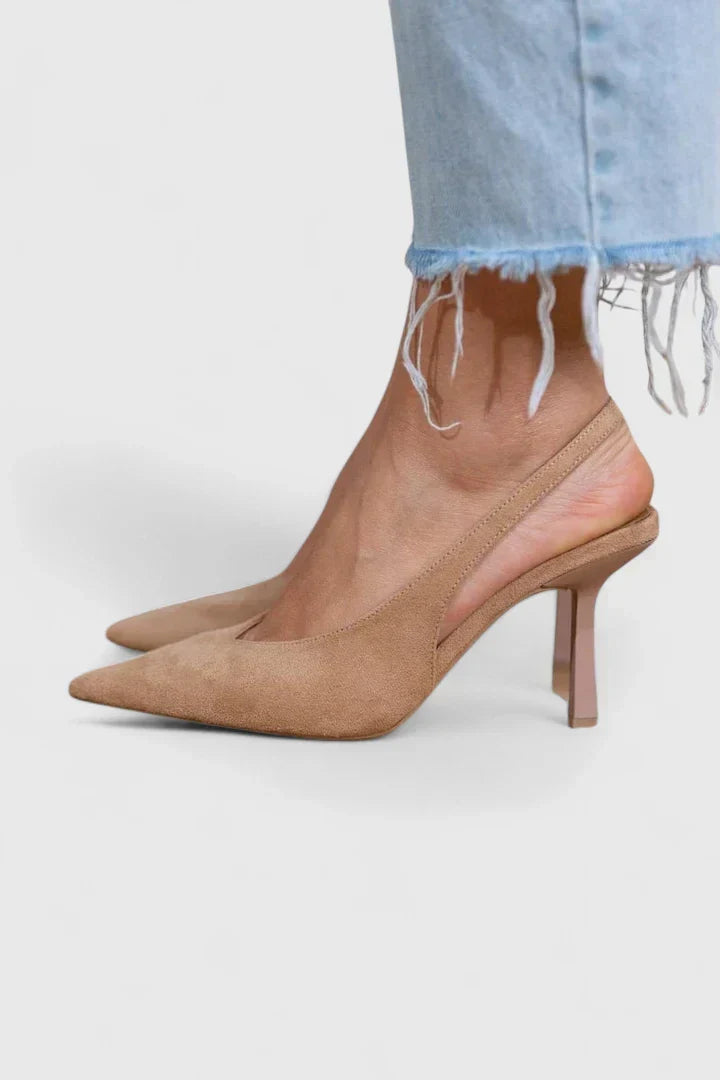 Escarpins élégants marron pour femmes, style slingback. Chaussures à talons polyvalentes, confortables et chics pour soirée.