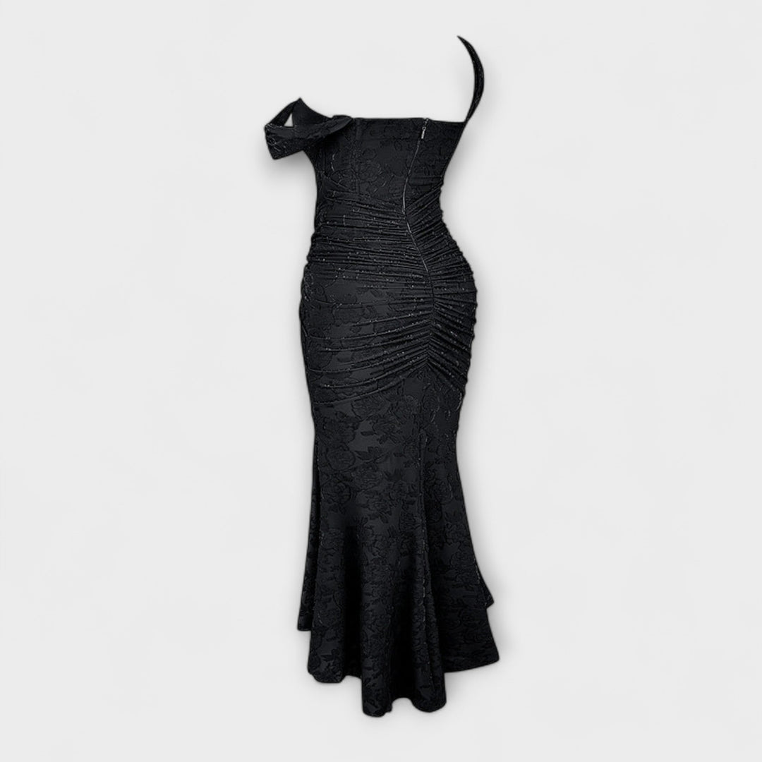 Robe longue femme romantique, corset chic, pour une occasion spéciale.