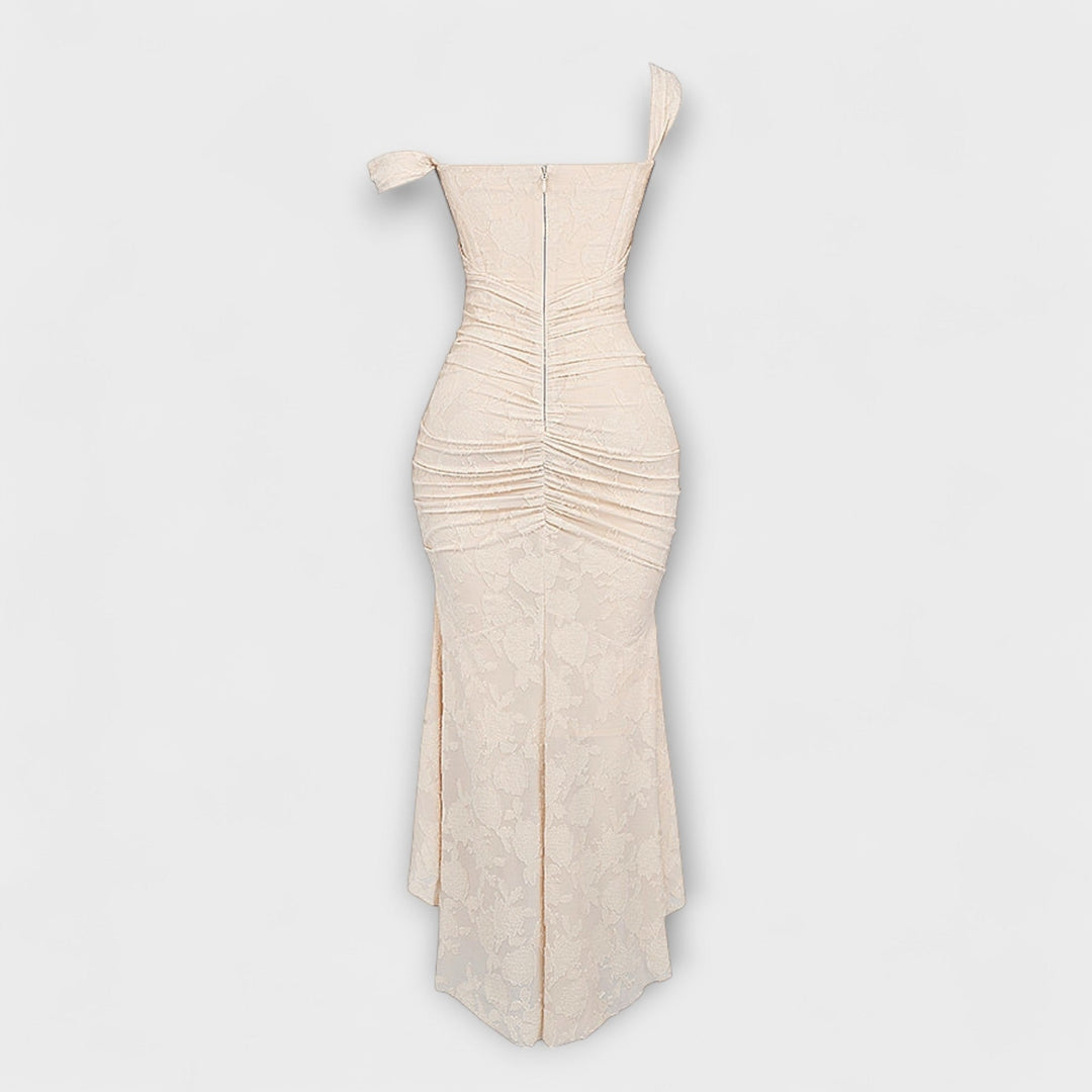 Robe longue femme glamour, avec corset pour briller en soirée élégante.