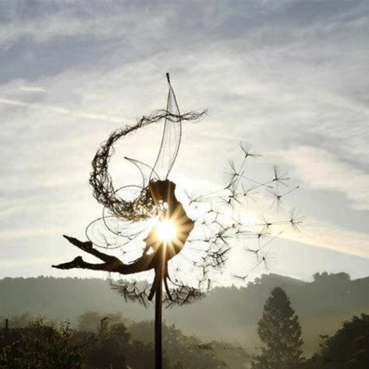 Fée en métal s'envolant d'un pissenlit, sculpture magique pour ornement de jardin extérieur.