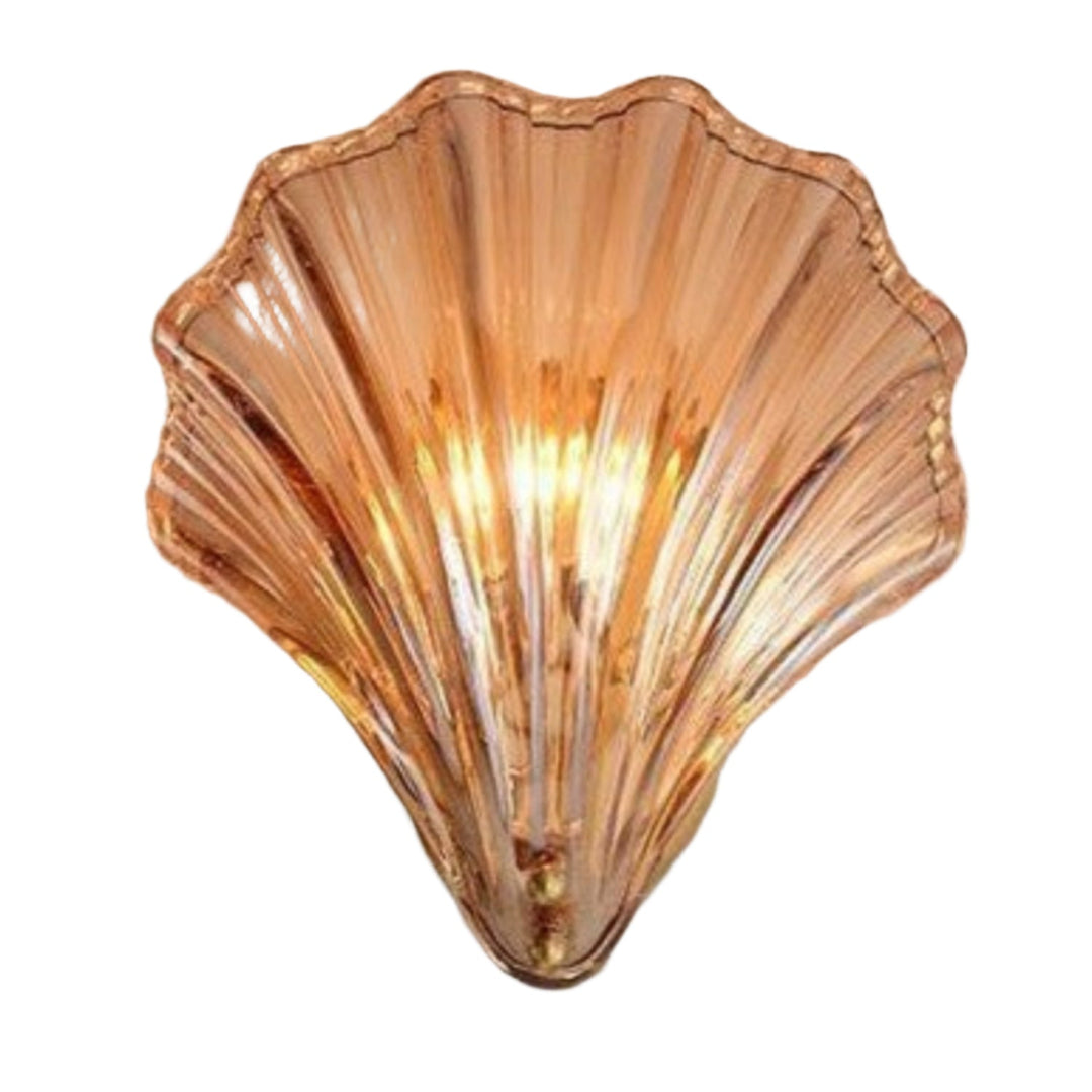 Applique murale coquillage élégante, éclairage intérieur pour déco côtière chic.