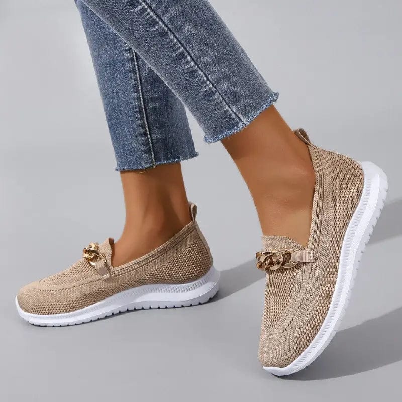 Chaussures femmes orthopédiques pour pieds larges, assurant confort, bien-être et santé des pieds sans douleur.