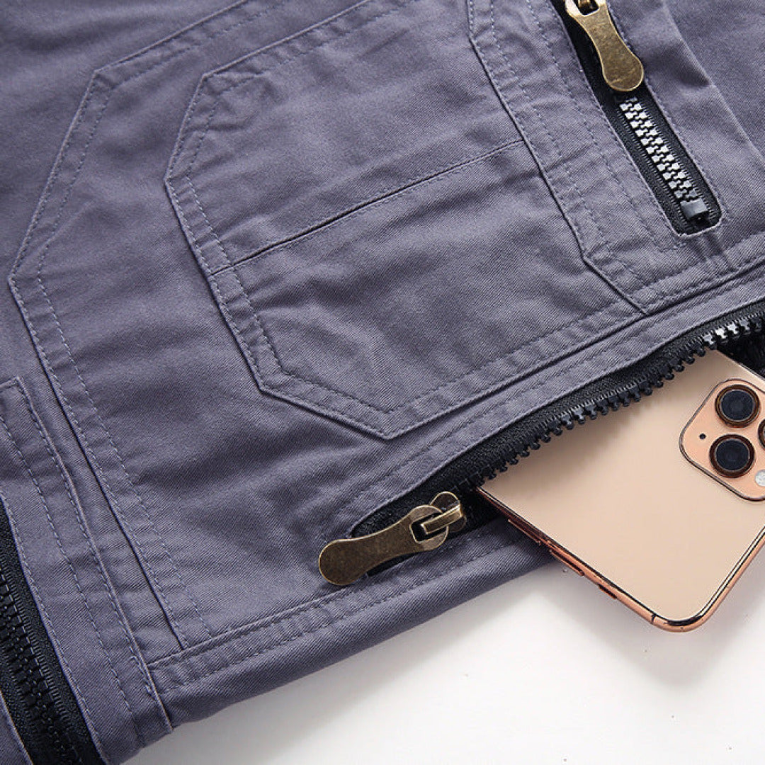 Vêtement homme : short cargo tactique et décontracté, parfait pour aventure, randonnée et camping estival.