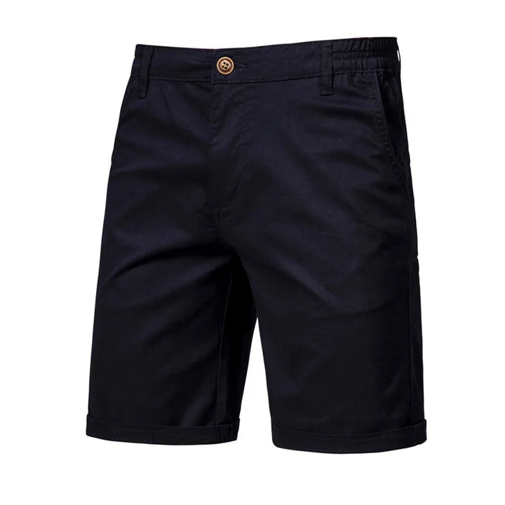 Short chino homme décontracté bleu marine, taille élastiquée, confort optimal pour l'été casual.