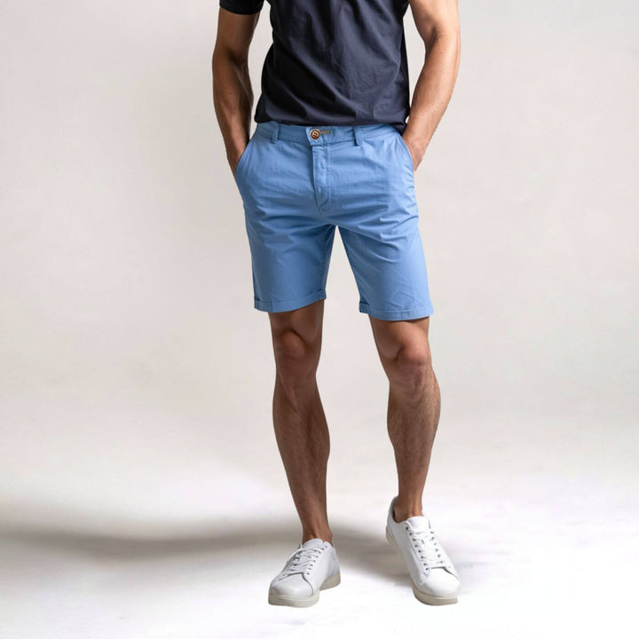 Short homme extensible noir, coupe décontractée pour confort et liberté de mouvement quotidiens. Idéal été.