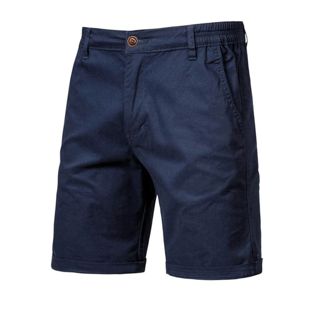 Short homme kaki avec poches pratiques, offrant un confort extensible pour usage quotidien et loisirs d'été.